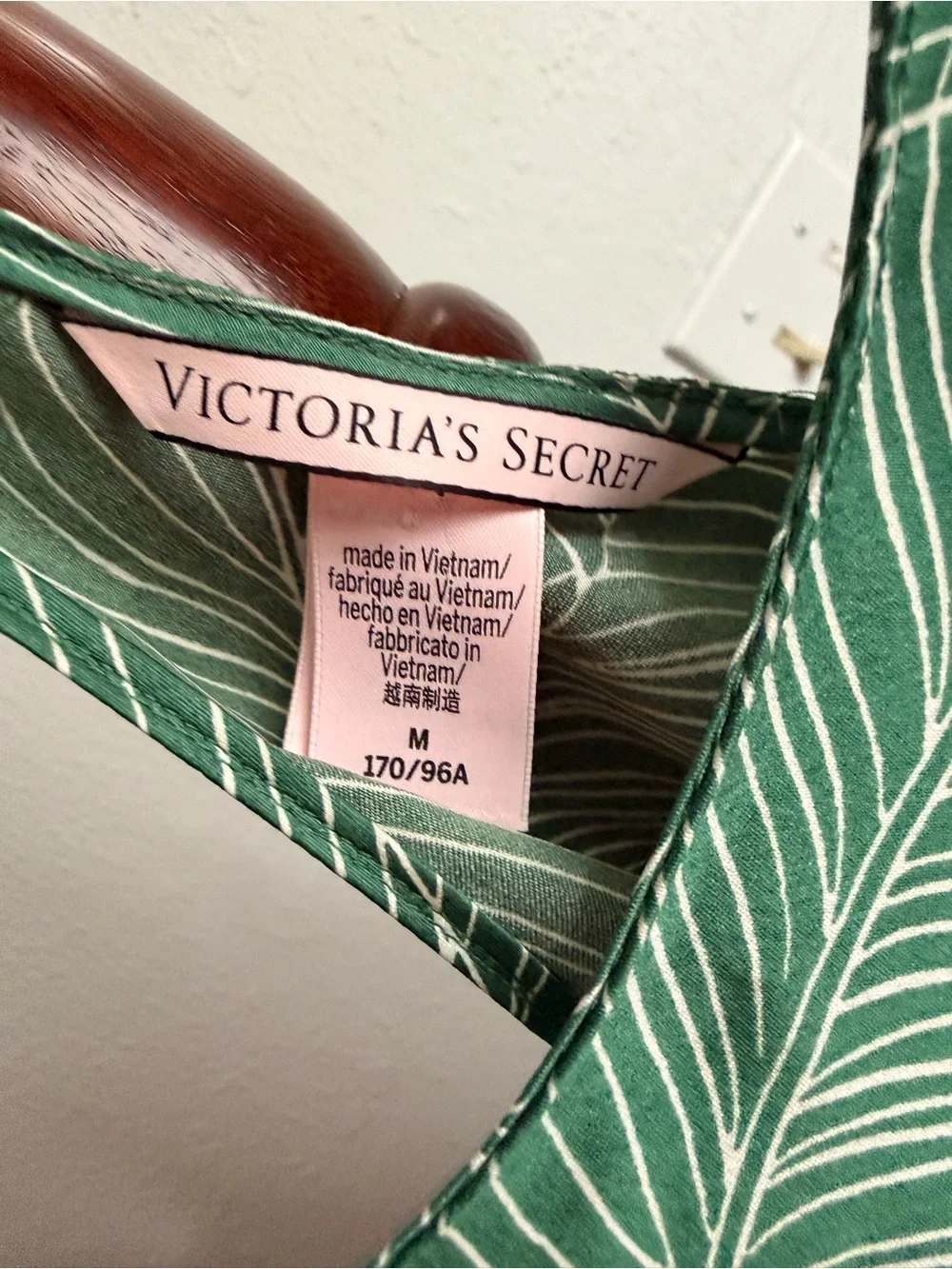 Victoria's Secret Green Leaf Print Tank - Picture 2 of 3